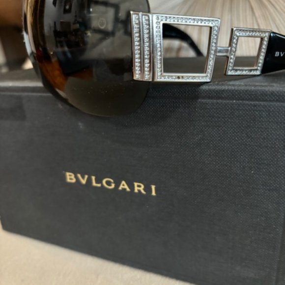 Bulgari Sunglasses w.Rhinestones - Picture 3 of 4